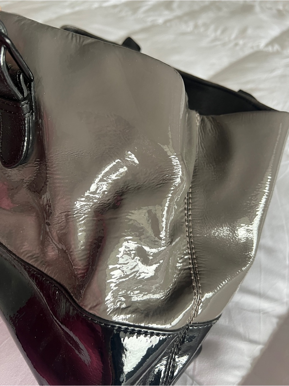 kate spade Two-Tone Patent Tote in Black and Gray - Picture 4 of 8